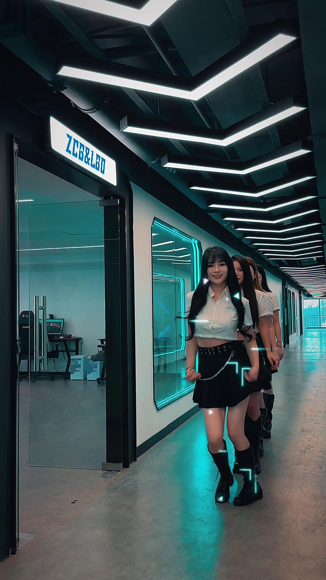 video-poster