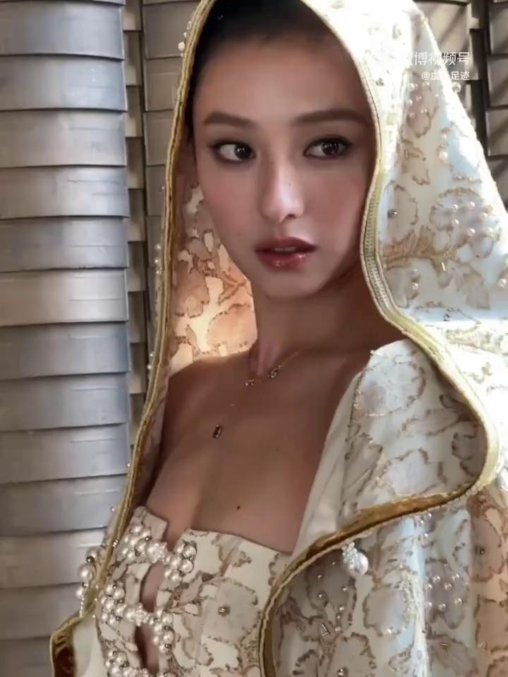 video-poster