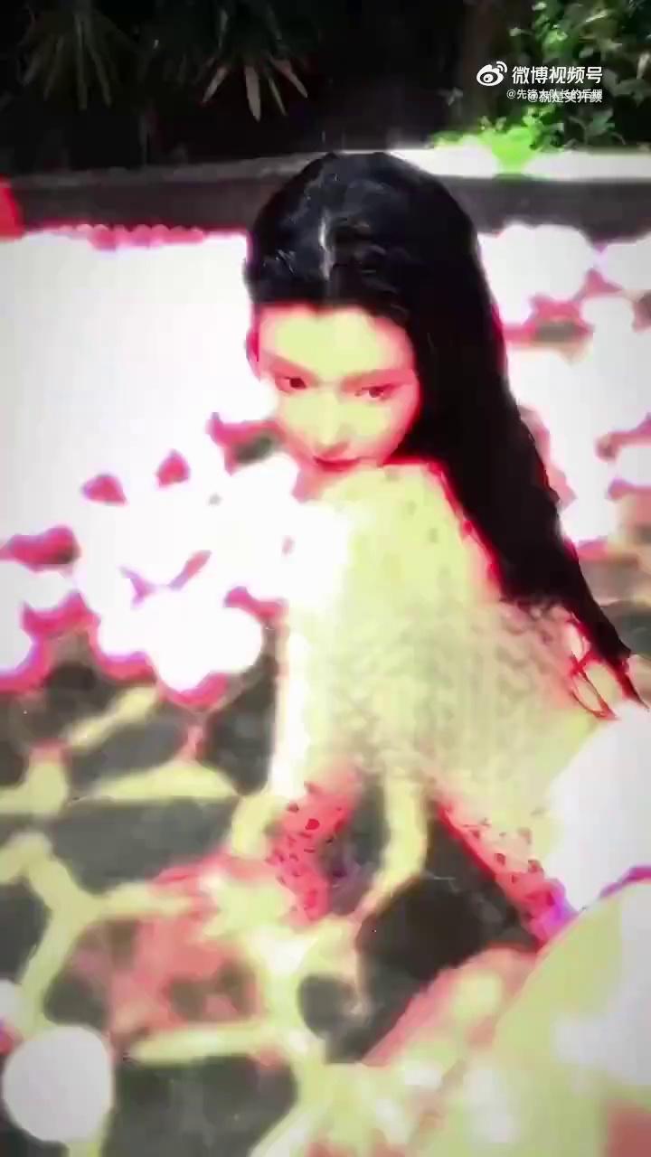video-poster