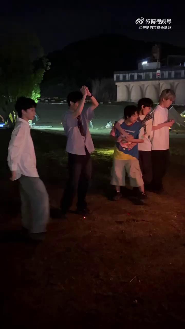 video-poster