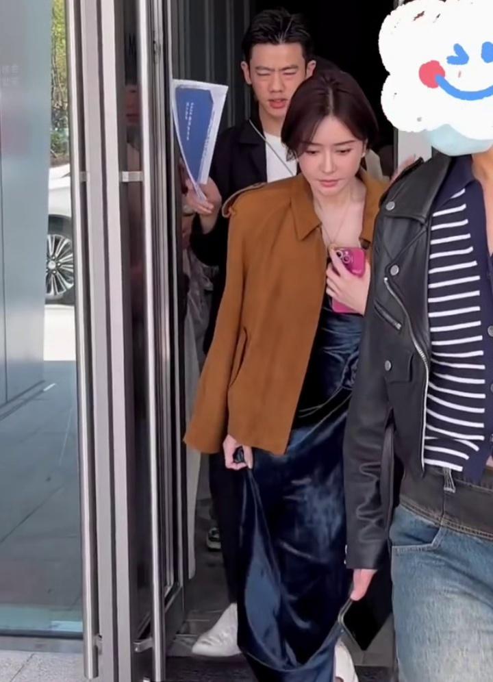 video-poster