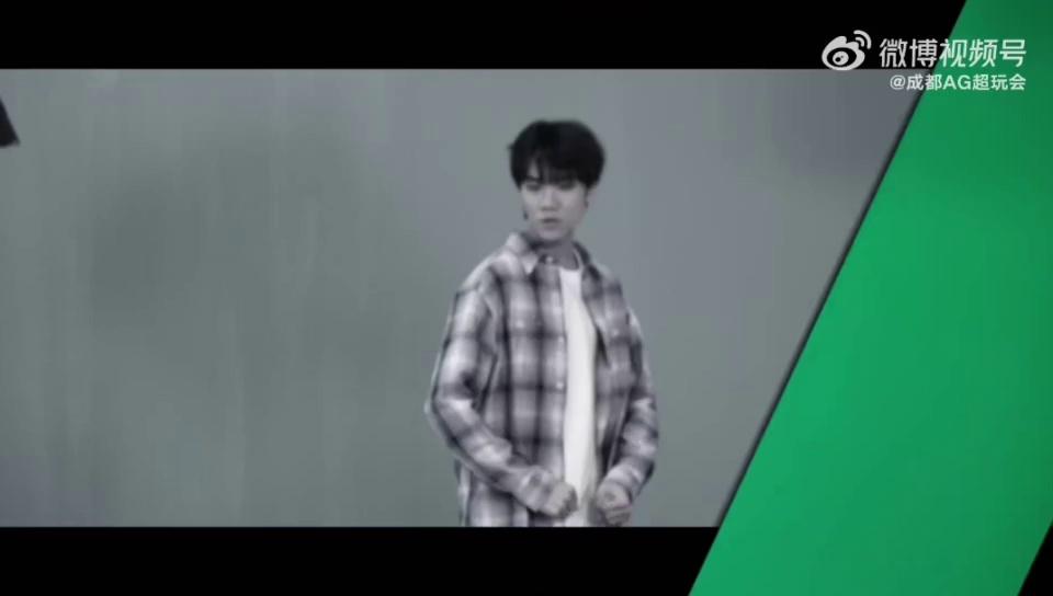 video-poster
