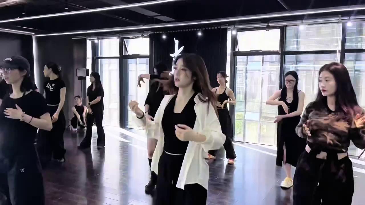 video-poster