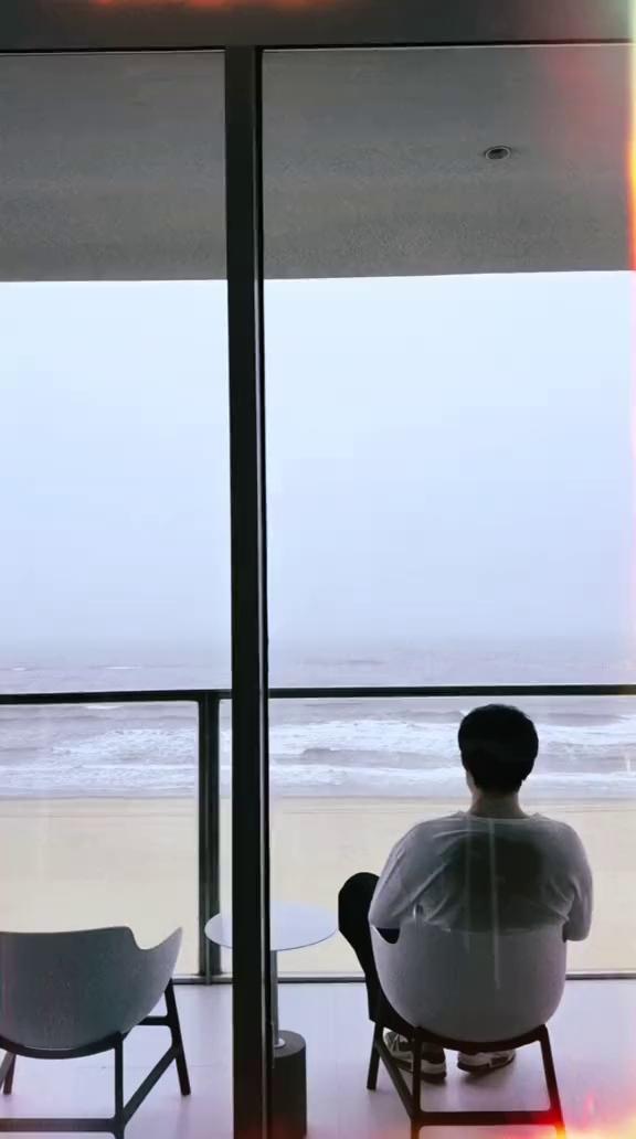 video-poster