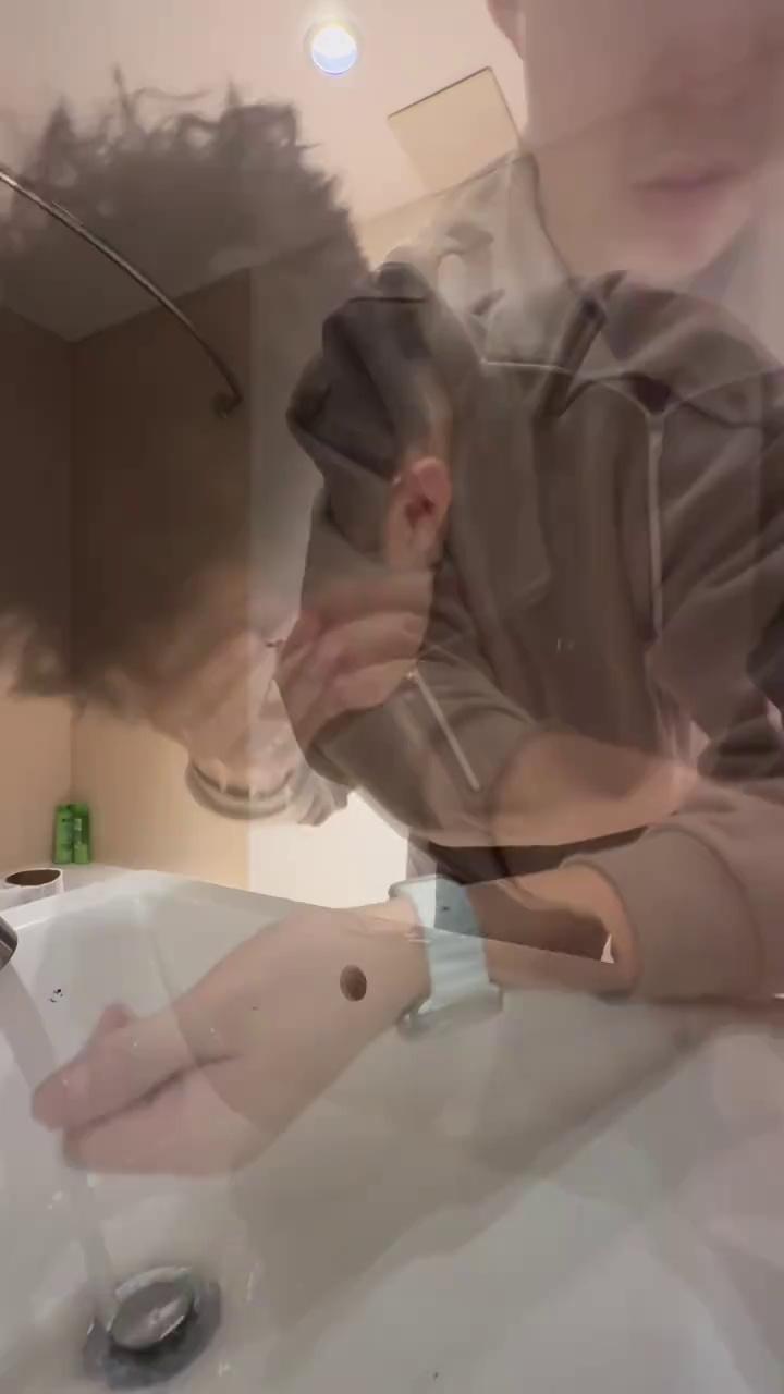 video-poster