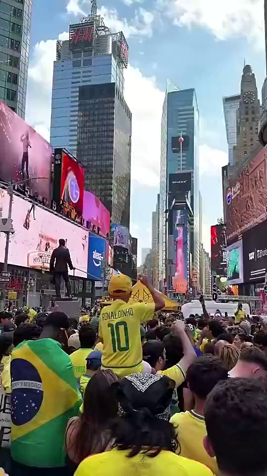 video-poster