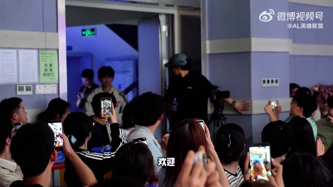 video-poster