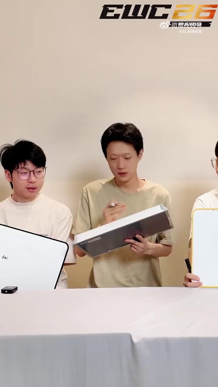 video-poster