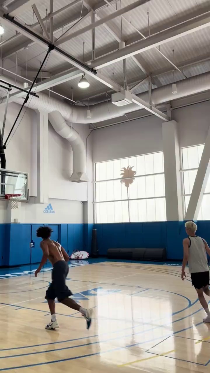 video-poster