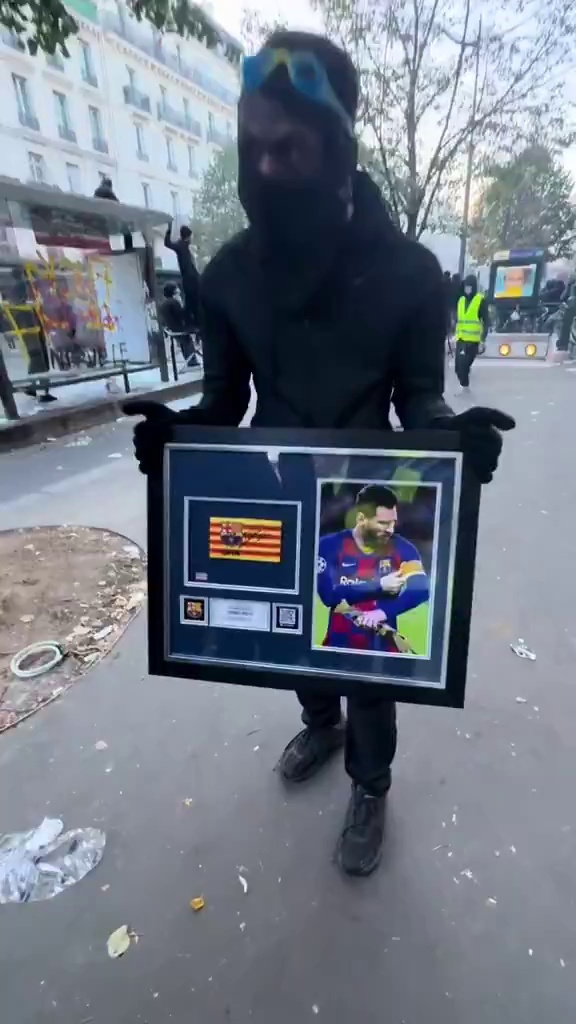video-poster