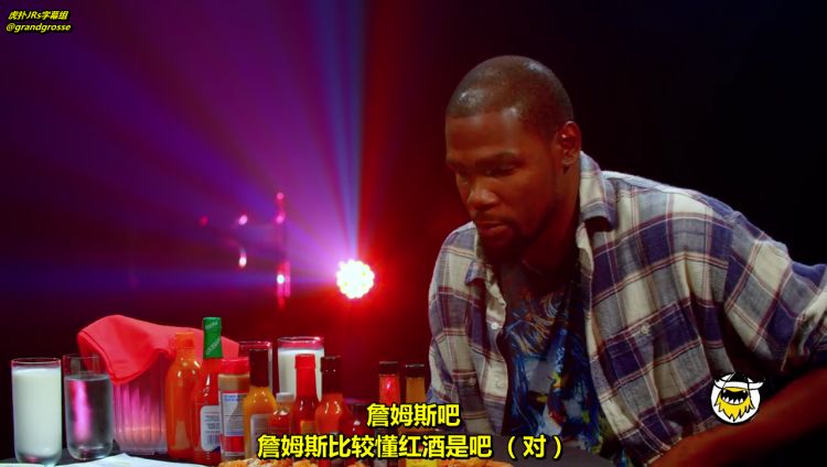 [虎扑JRs字幕]杜兰特参加访谈吃辣鸡!初见科比