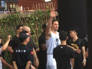 名单公布!想和克莱近距离互动吗?广州要疯总决