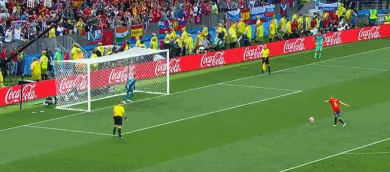 阿金费耶夫屡救险+扑两点，俄罗斯点球4-3总比分5-4淘汰西班牙