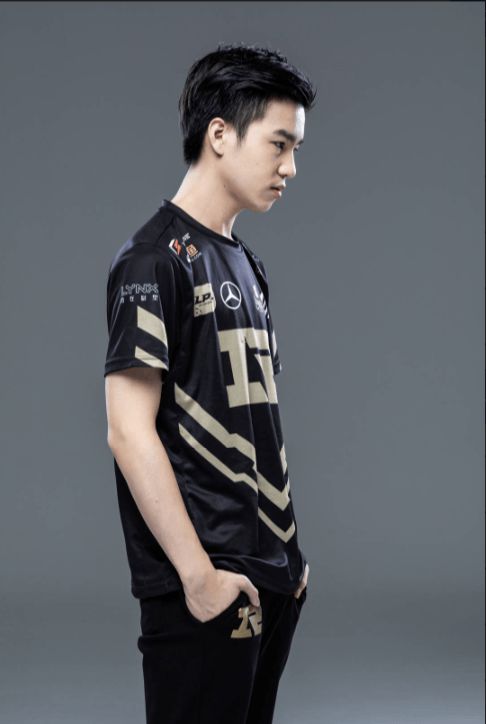 电竞王俊凯名不虚传啊!Letme的这波定妆照什