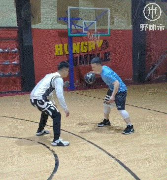 「野球帝」经常被掏球?要护球手干嘛?