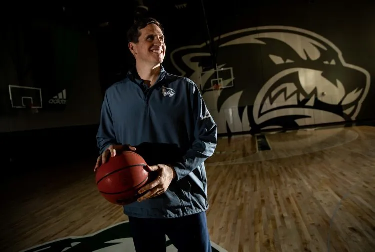3级 Pixie Dust And Basketball Mark Madsen And His Improbable