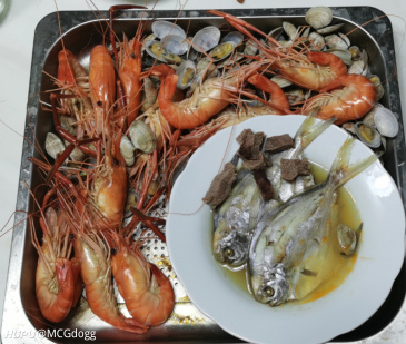 自重80kg杠铃推肩做组,5磅侧平举效果很好。