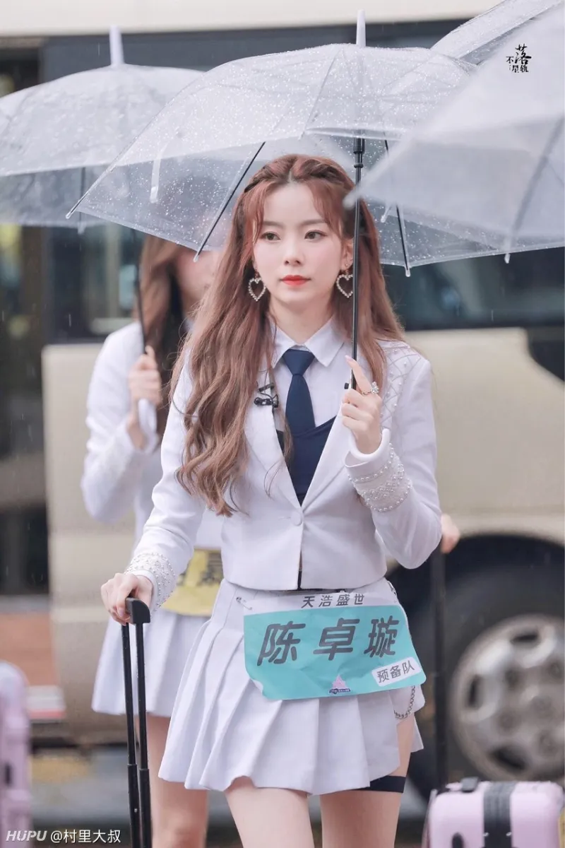 女团大作战 陈卓璇 穿上制服准备录制二次排名 综艺圈 虎扑社区