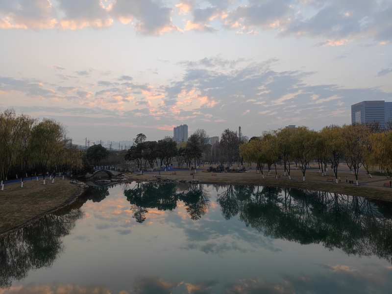 才知道iphone 12 Pro Max不支持hdr 虎扑