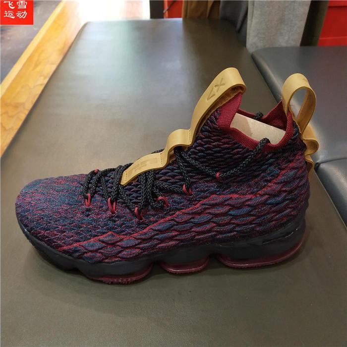 最近准备入詹15,大家觉得哪个配色好看一些