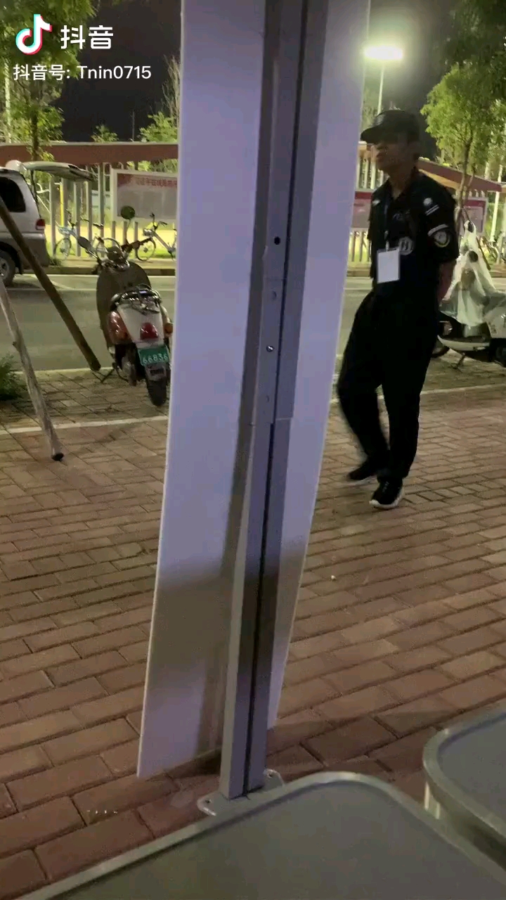 video-poster