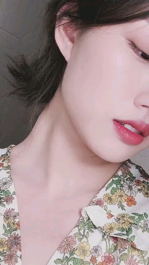 video-poster