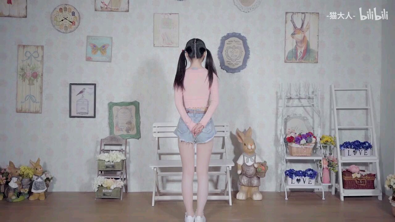 video-poster