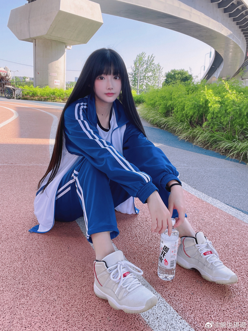 琪琪女高中生打扮 这是大家高中暗恋的女孩子吗 虎扑