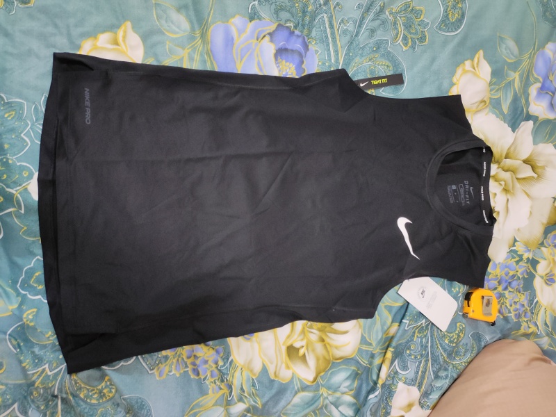 两日速拍nike Pro 运动训练背心m码纯黑色8月4日劫镖 虎扑