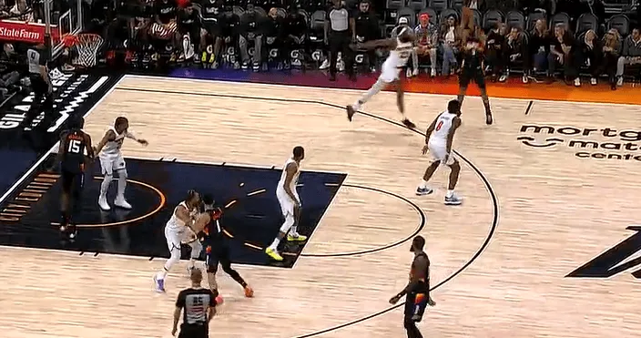 狄龙运球后撤步干拔三分强投命中，个人半场已得20分-NBA新闻-虎扑社区