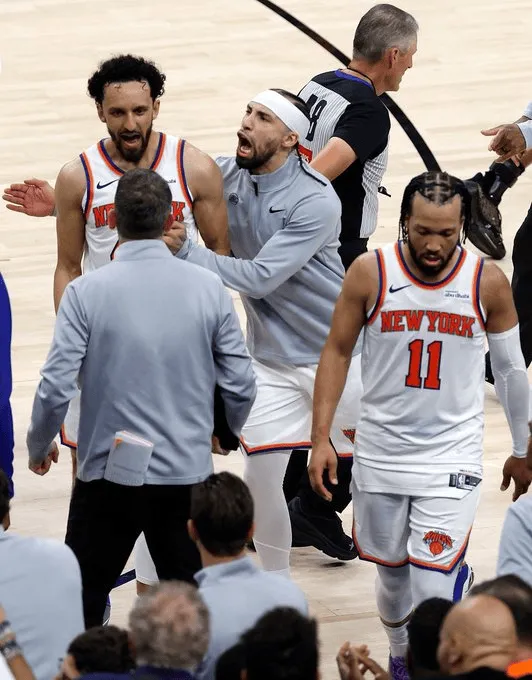 流言板]克制！算上NBA杯决赛尼克斯本赛季至今对阵马刺3胜1负