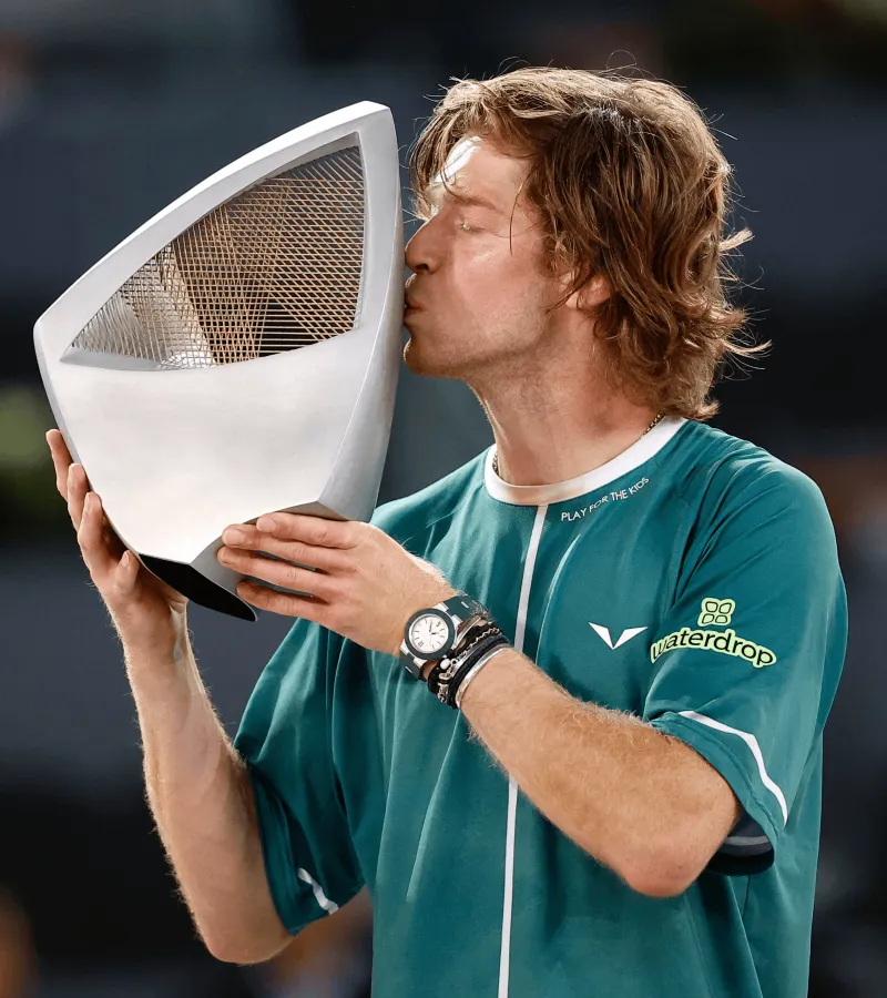 世界杯-足球赛事比分体育网流言板]辛卡近两年同时参加赛事仅丢2冠：一球制胜和24年马德里