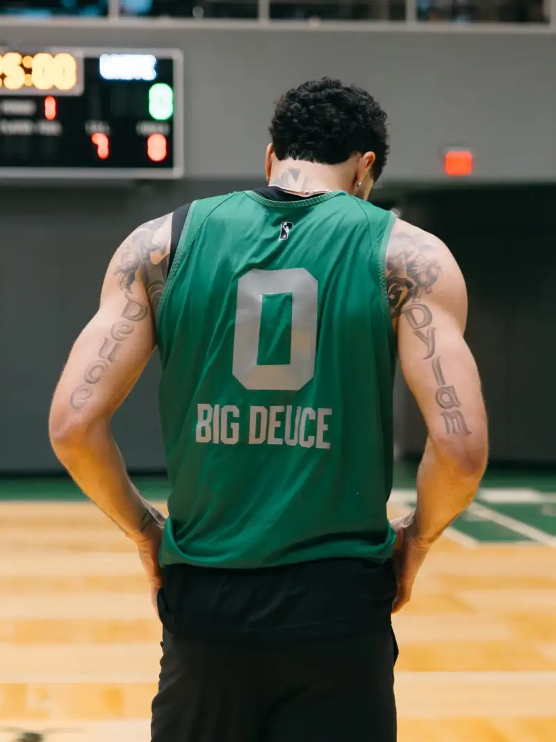 詹俊：爭五爭冠集團本輪都有失分，保級隊表現將繼續影響兩大懸念