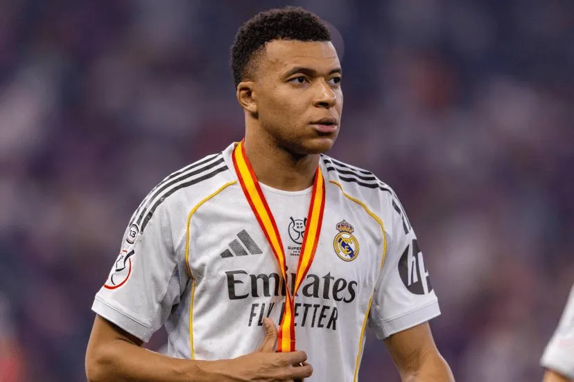 [流言板]隊(duì)報(bào)：姆巴佩帶傷出戰(zhàn)國(guó)家德比，盼保阿隆索帥位但未能如愿