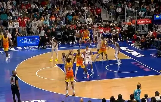 體壇:塞蒂恩下課前已對更衣室失控,他與多名球員關系跌入冰點 體壇:塞蒂恩下課前已對更衣室失控,他與多名球員關系跌入冰點