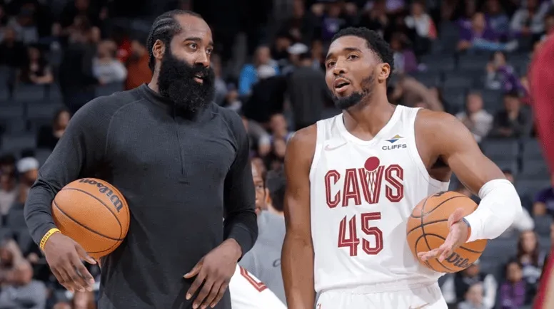 [流言板]三分對飚！雷蒙、林秉圣、陳盈駿連續(xù)投進(jìn)三分，北京領(lǐng)先6分