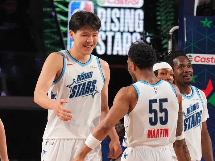 流言板]NBA官方转发杨瀚森新秀赛集锦：世界杯-足球赛事比分体育网在新秀赛上大放异彩