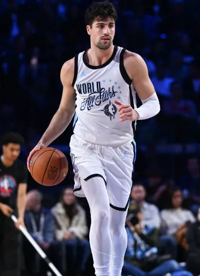 官方：拉齊奧中場羅維拉遭遇右側鎖骨錯位性骨折