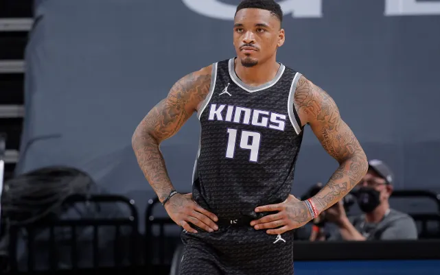 [流言板]Shams：灰熊已聽取莫蘭特報(bào)價(jià)一個(gè)多月，多支球隊(duì)表達(dá)興趣