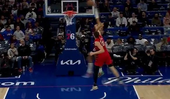 [流言板]神準！墨菲借掩護三分再中，目前三分10中7爆砍27分