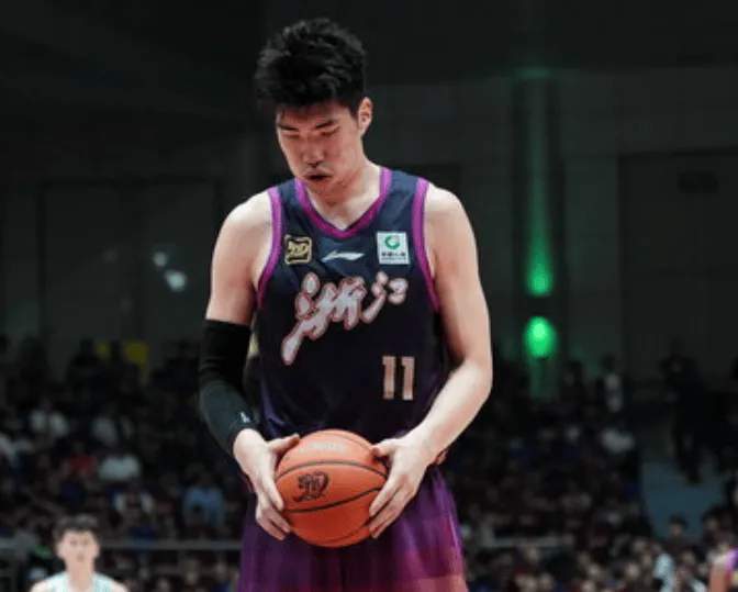 欧洲篮球联赛中文网__赛程比分+球队资讯+盘口分析流言板]《体坛周报》：坎塔布里亚主帅表示余嘉豪正在慢慢变好