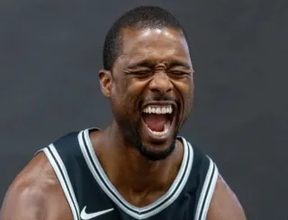 NBA球员在生日夜抢七战绩为7-0，巴恩斯今日迎来34岁生日