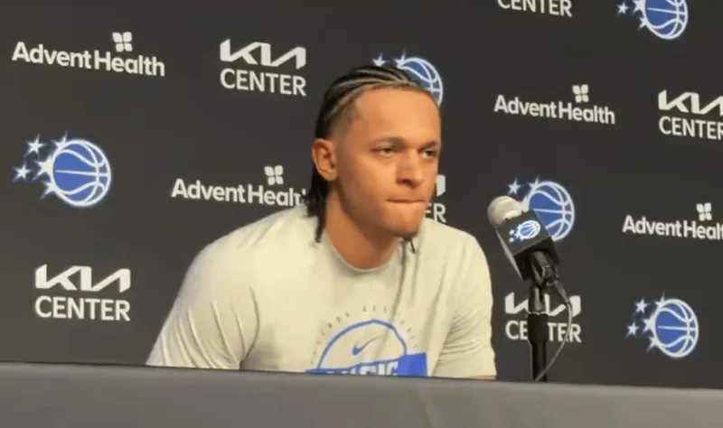 斯特魯斯無球犯規&但JJJ兩罰不中 然后斯特魯斯搶到板&兩罰全中