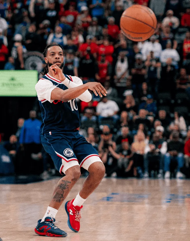 LGD也就最后一把圈好吧？？另外兩把雞不都是狂推進去的？怎么就成圈最好的了，離譜