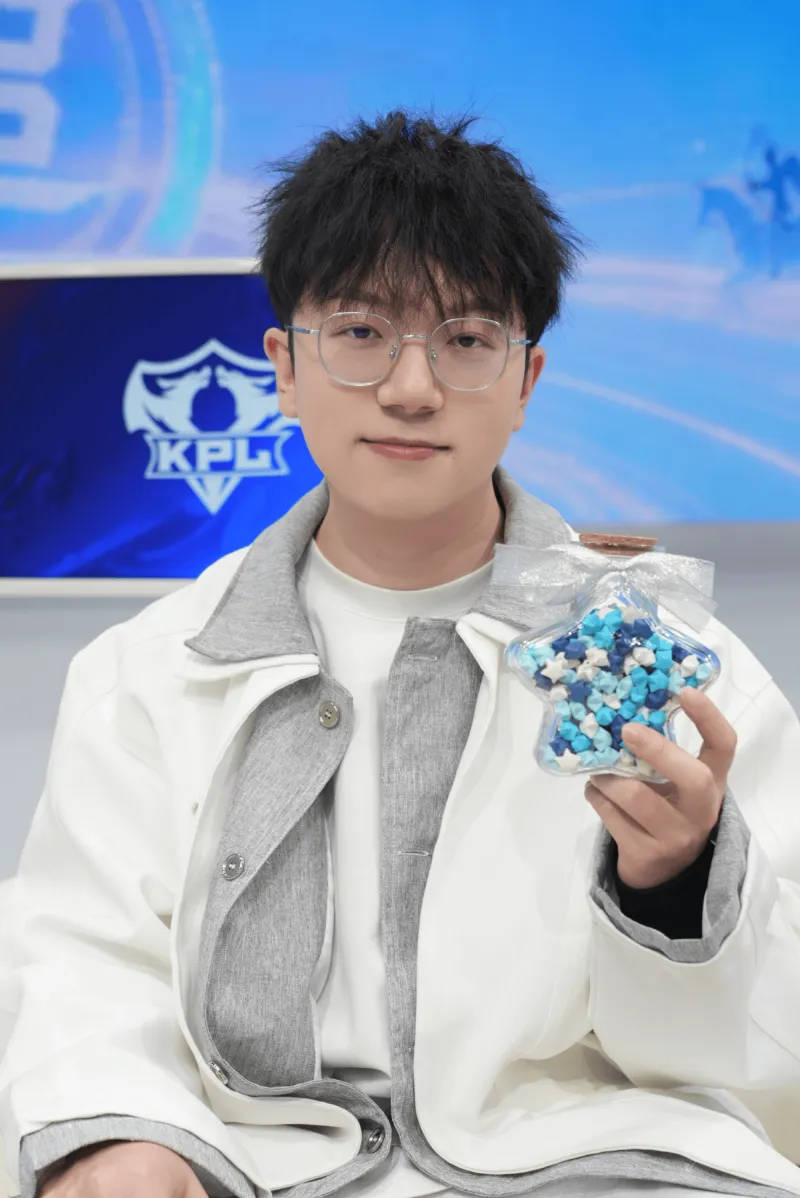 OD：并不是donk把綠龍帶成了一線隊，在donk加入前Hally已經將綠龍從三線隊帶成一線隊