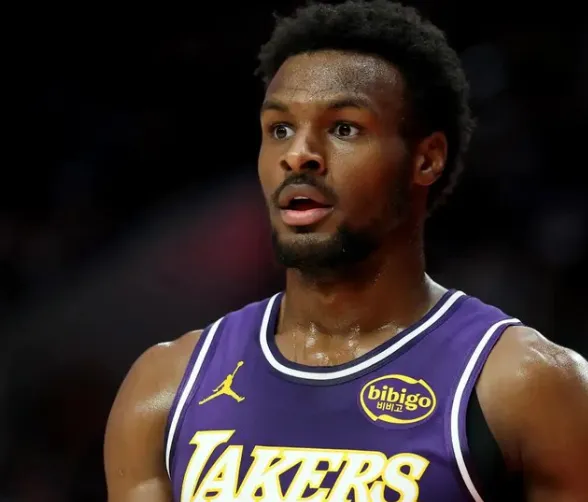 陳國豪擋拆順下打成2+1&防守端大帽對手，目前5投4中得分上雙