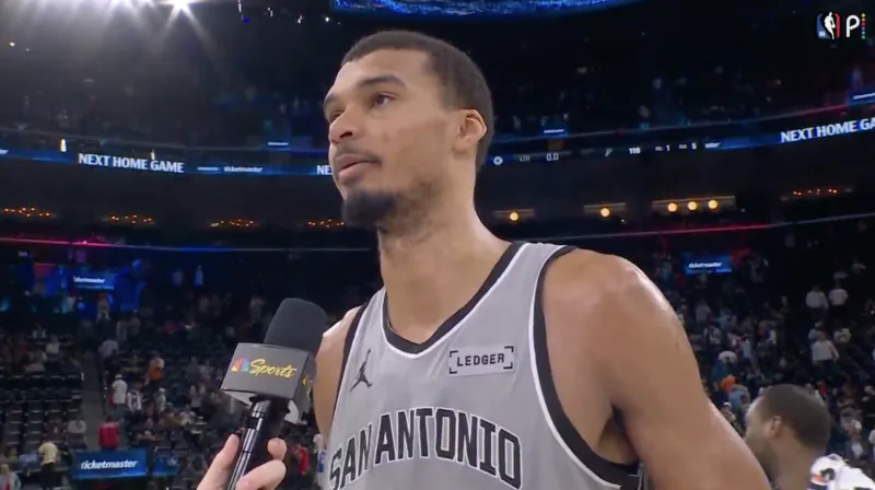 每體：巴薩對(duì)巴德吉不滿感到不解，他該知道自己必須與亞馬爾競(jìng)爭(zhēng)