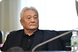 博主：宋凯百忙之中在春节期间看望中国足球元老年维泗