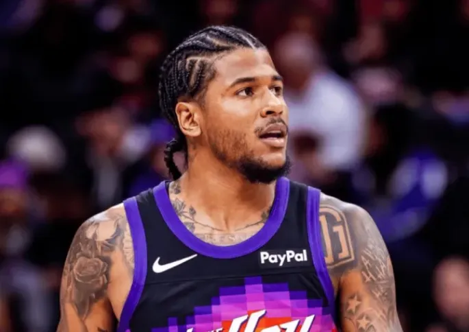 超級(jí)高效！馬威14中11砍下24分12板1助1帽 7前場(chǎng)板