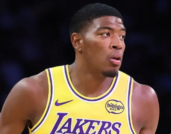 剛刷到白小純視頻回應(yīng)，讓我想起了傘粉開蘇楠